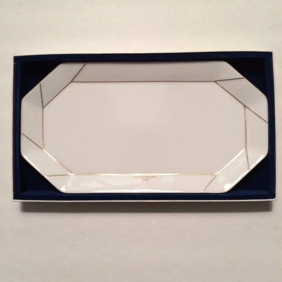 Givenchy x Yamaka Ivory and Gold Porcelain Plate - Picture 2 of 8